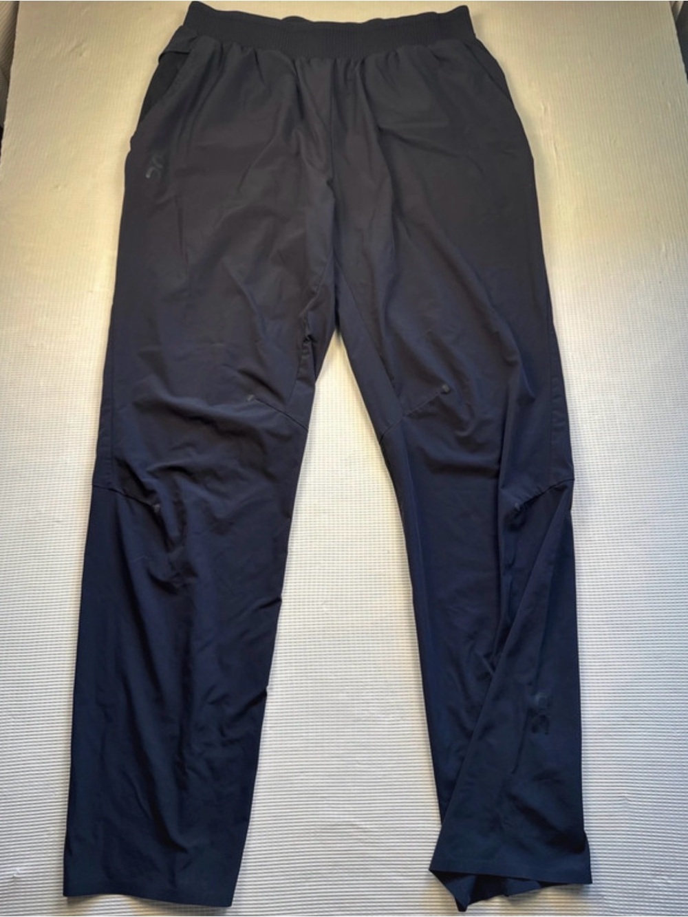 On Running Men's Black Athletic Joggers